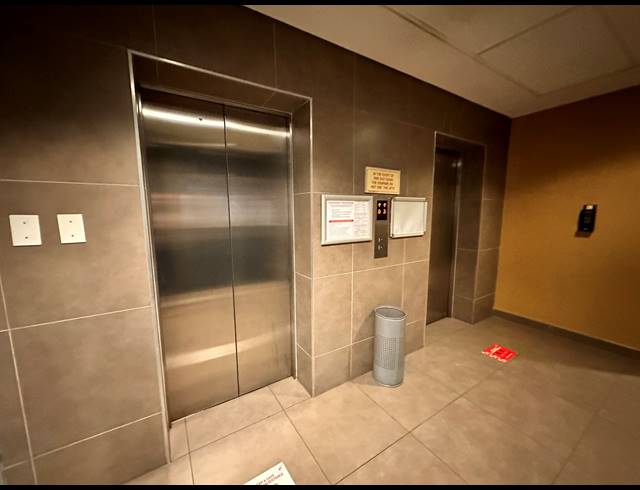 9,657M² OFFICE TO LET IN PARKTOWN
